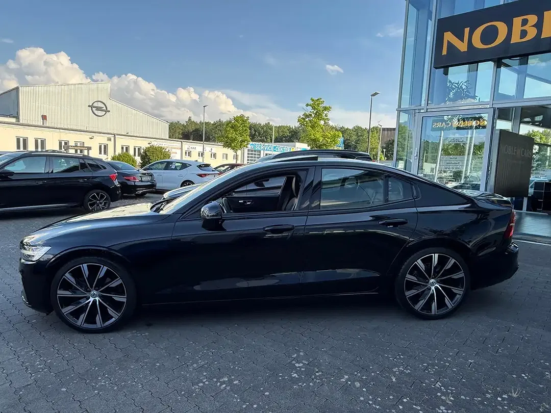 Volvo S60 Plus Dark - Thumbnail 5