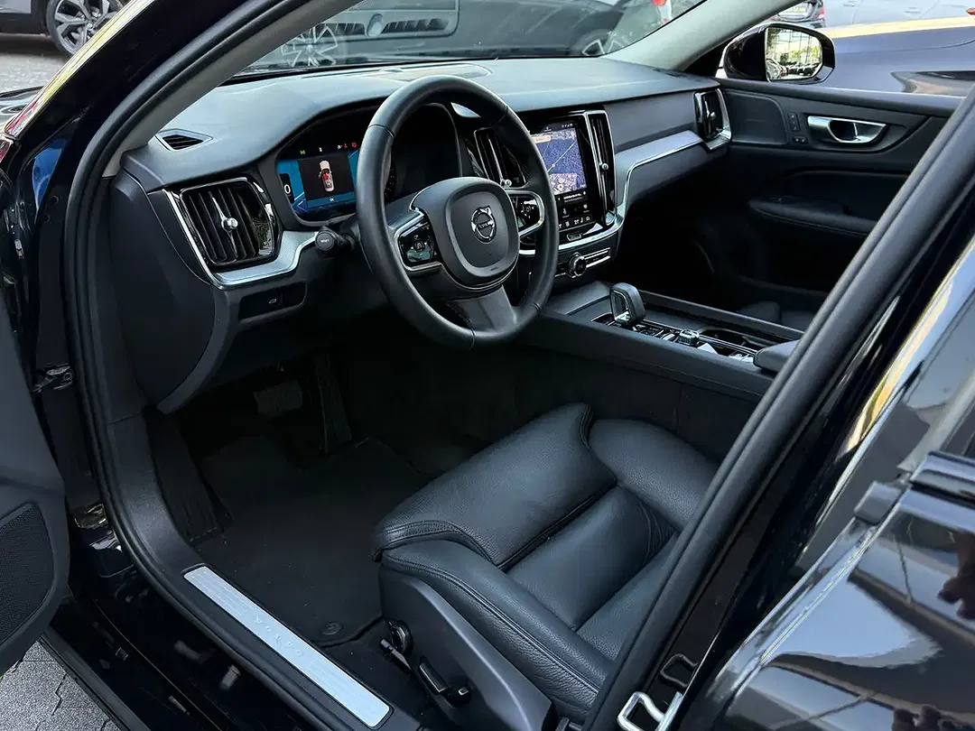 Volvo S60 Plus Dark - Thumbnail 9