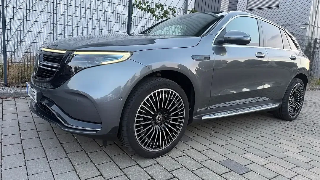 Mercedes-Benz EQC 400 4MATIC AMG Line - foto 1