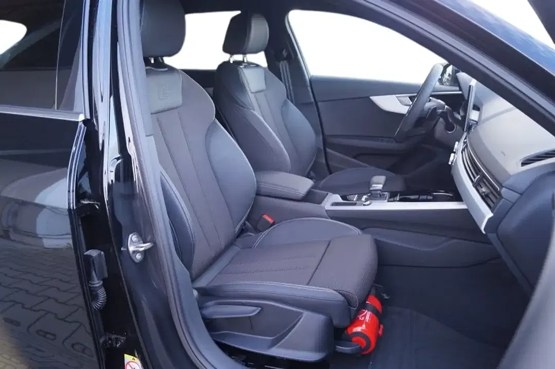 Audi A4 Avant S line - Thumbnail 13