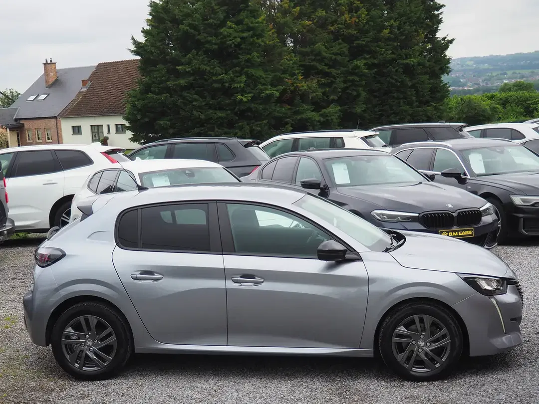 Peugeot 208 PureTech - Thumbnail 4