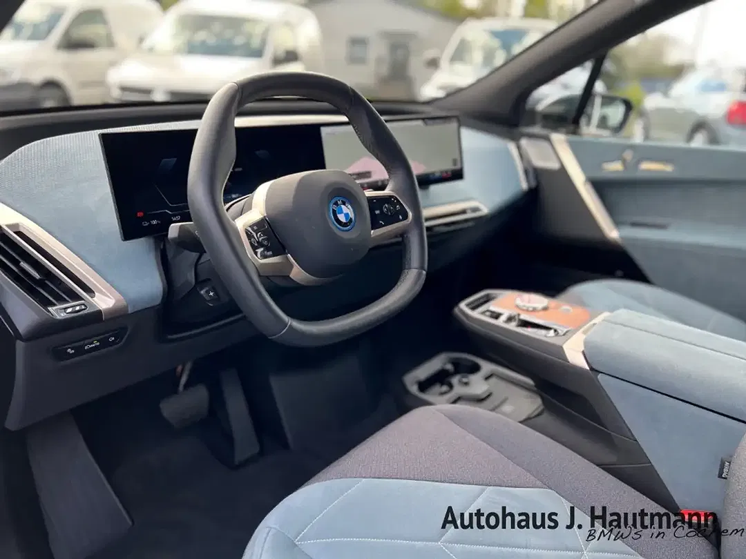 BMW iX xDrive - Thumbnail 9