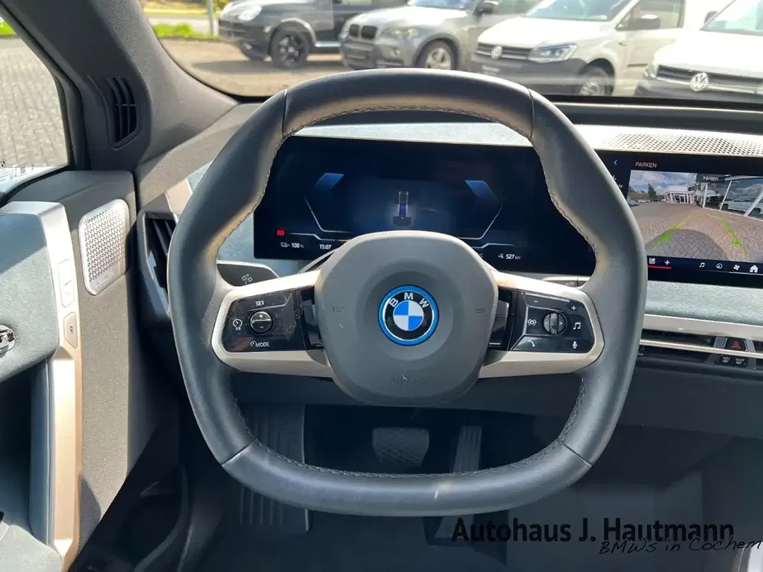 BMW iX xDrive - Thumbnail 13
