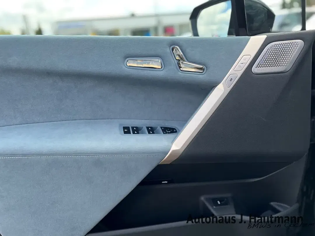 BMW iX xDrive - Thumbnail 14