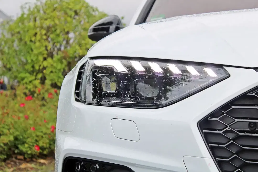 Audi RS4 TFSI quattro Avant - Thumbnail 3
