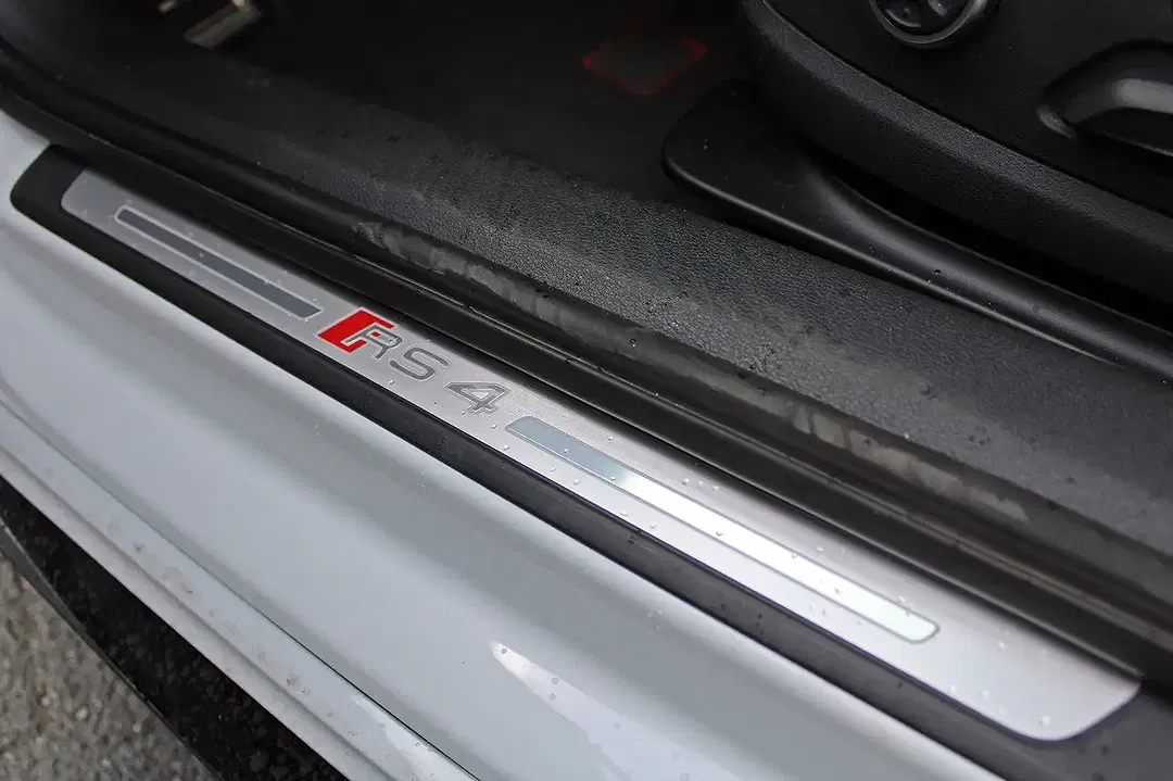Audi RS4 TFSI quattro Avant - Thumbnail 9
