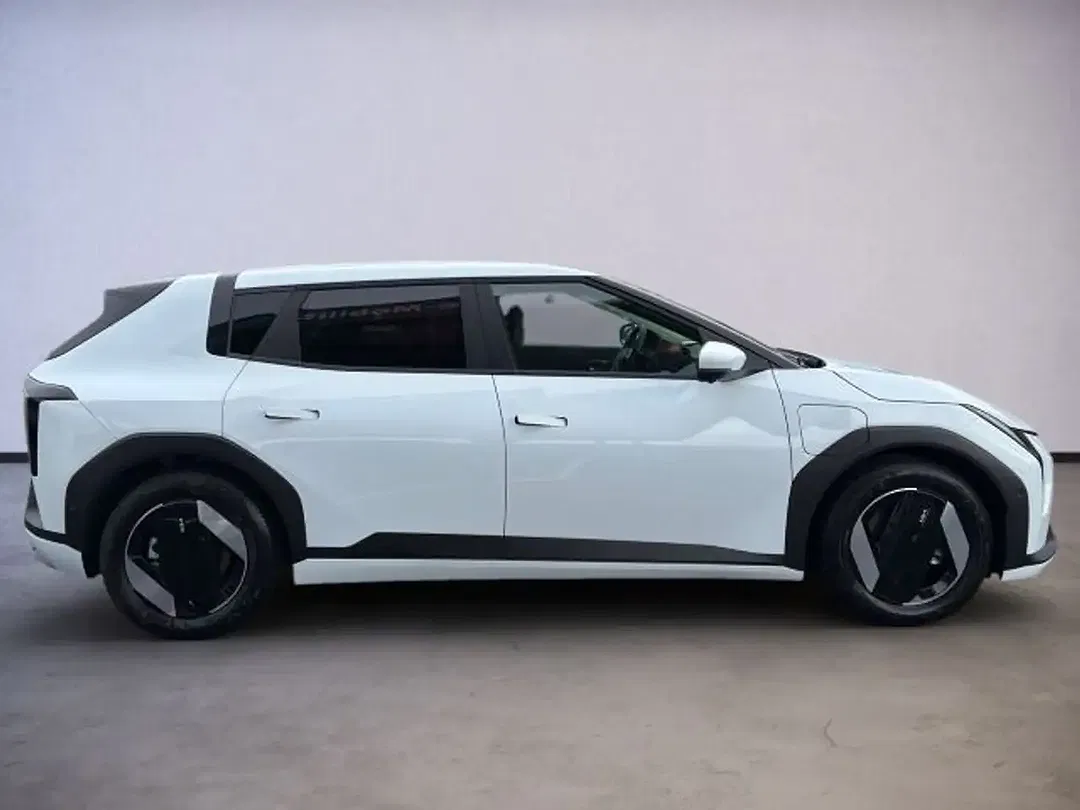 Kia EV4 Earth - Thumbnail 4