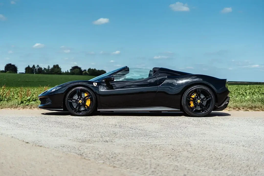Ferrari 296 GTS - Afbeelding 1