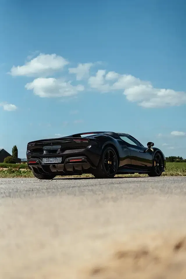 Ferrari 296 GTS - Thumbnail 11
