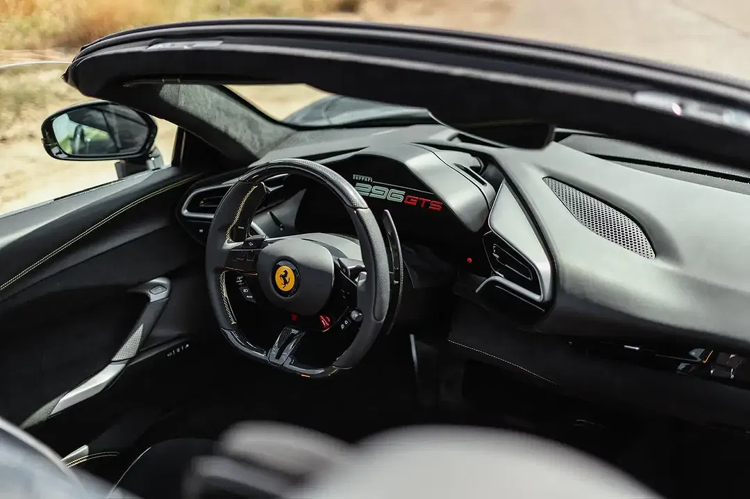 Ferrari 296 GTS - Thumbnail 9