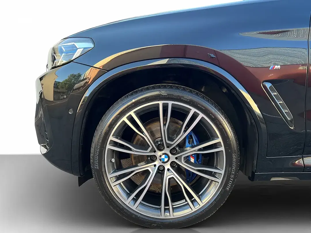 BMW X4 M - Thumbnail 3