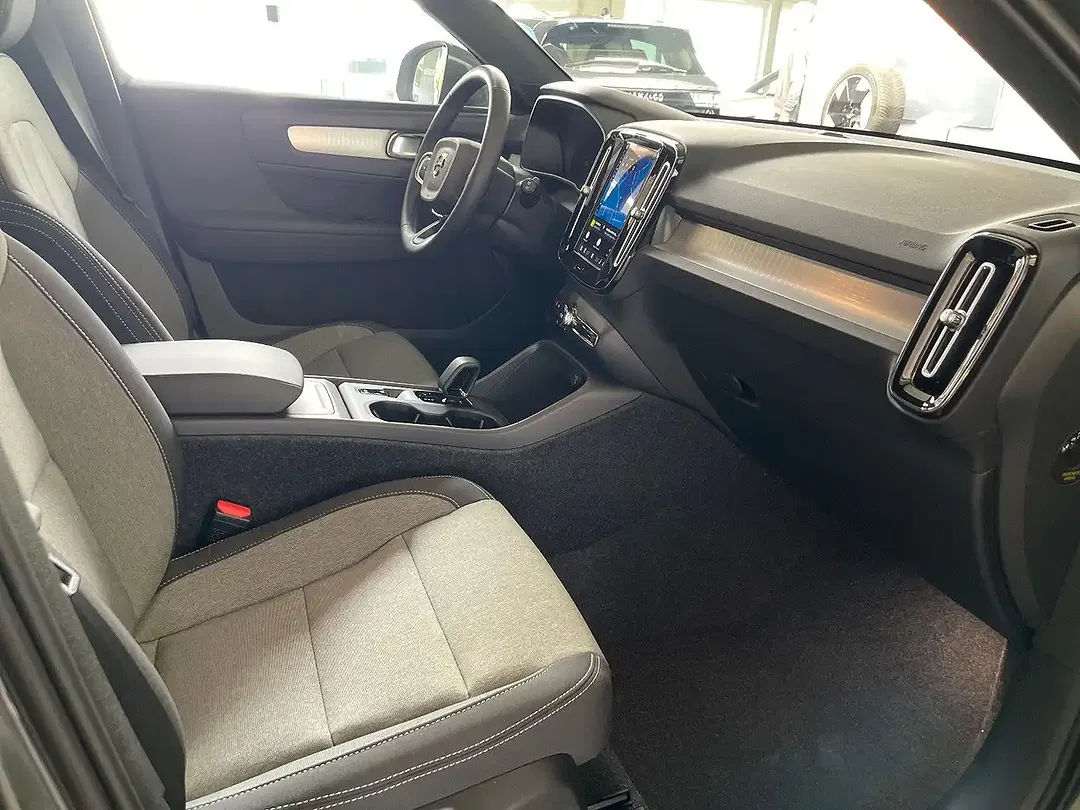 Volvo XC40 B3 Core - Thumbnail 12
