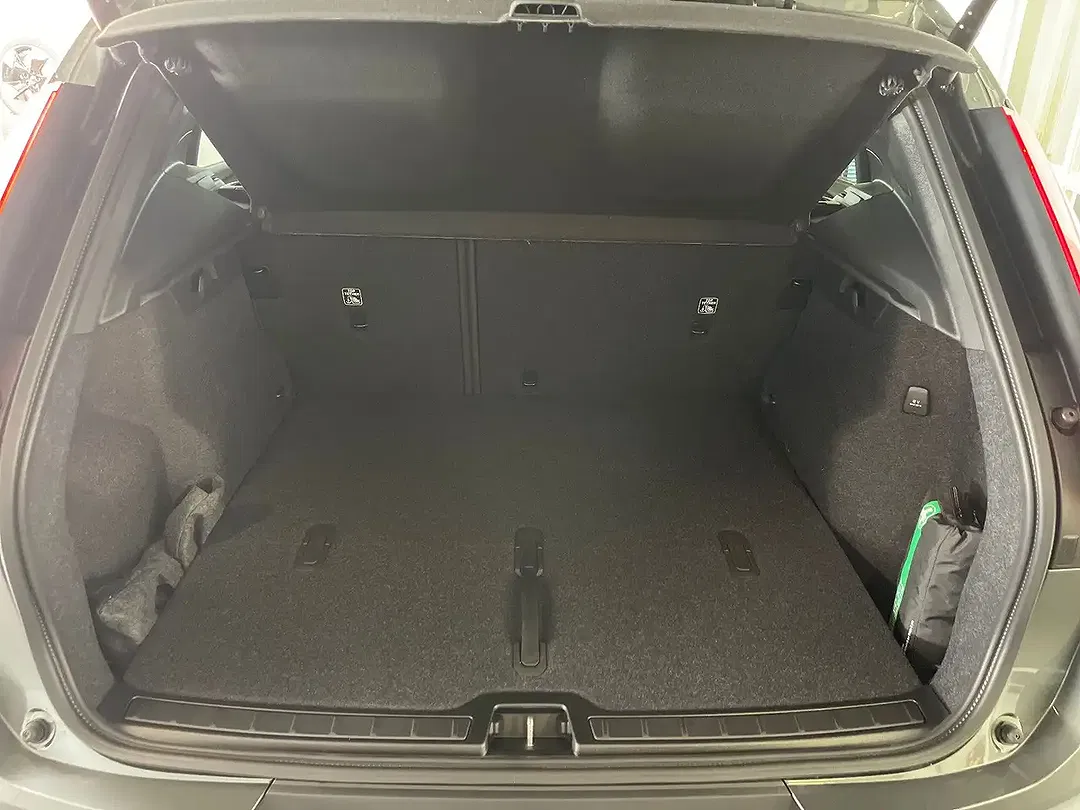 Volvo XC40 B3 Core - Thumbnail 13