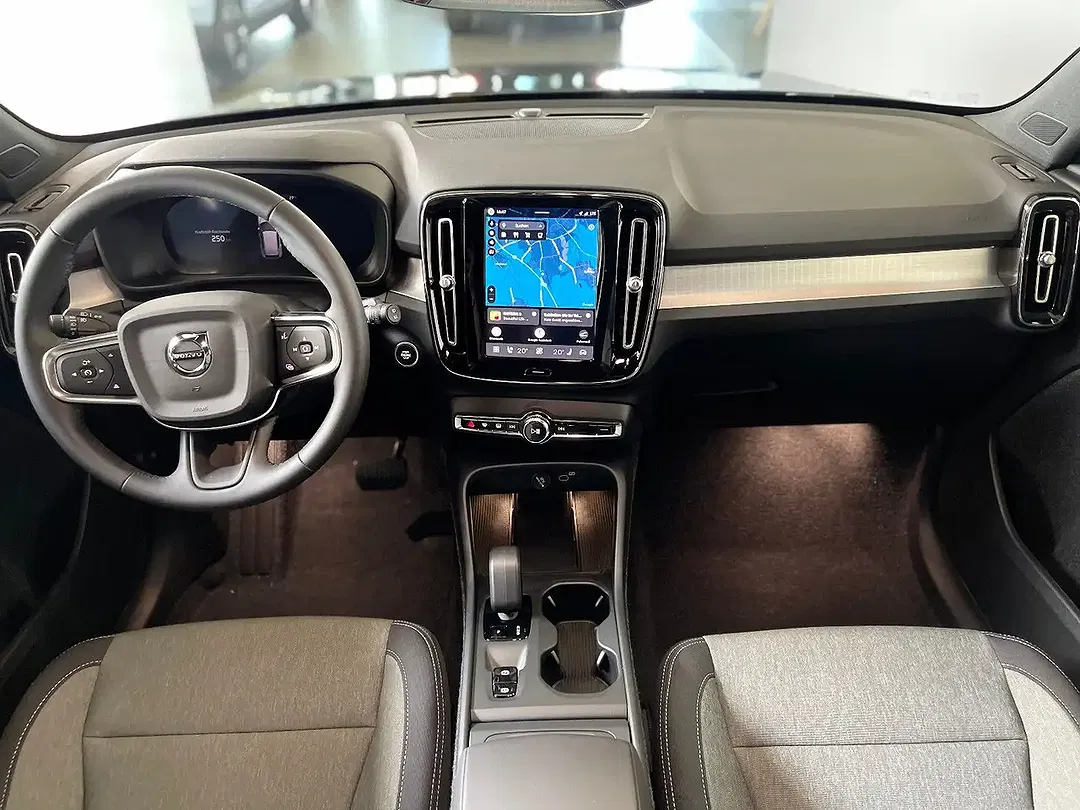 Volvo XC40 B3 Core - Thumbnail 14