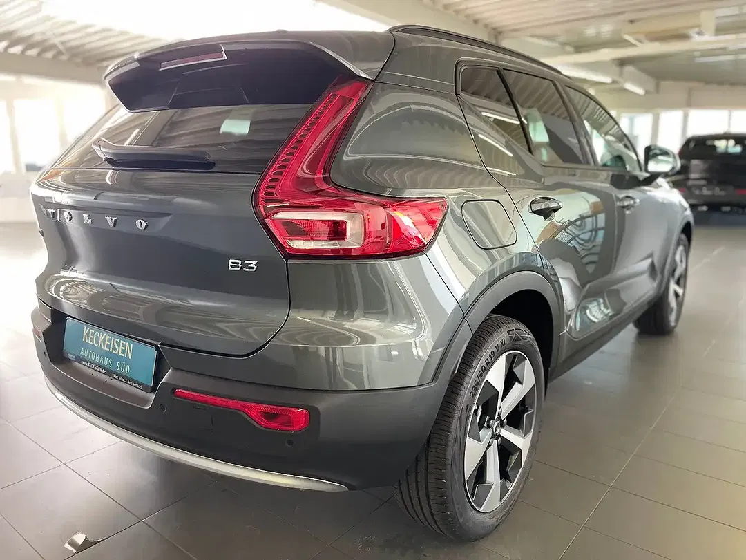 Volvo XC40 B3 Core - Thumbnail 4