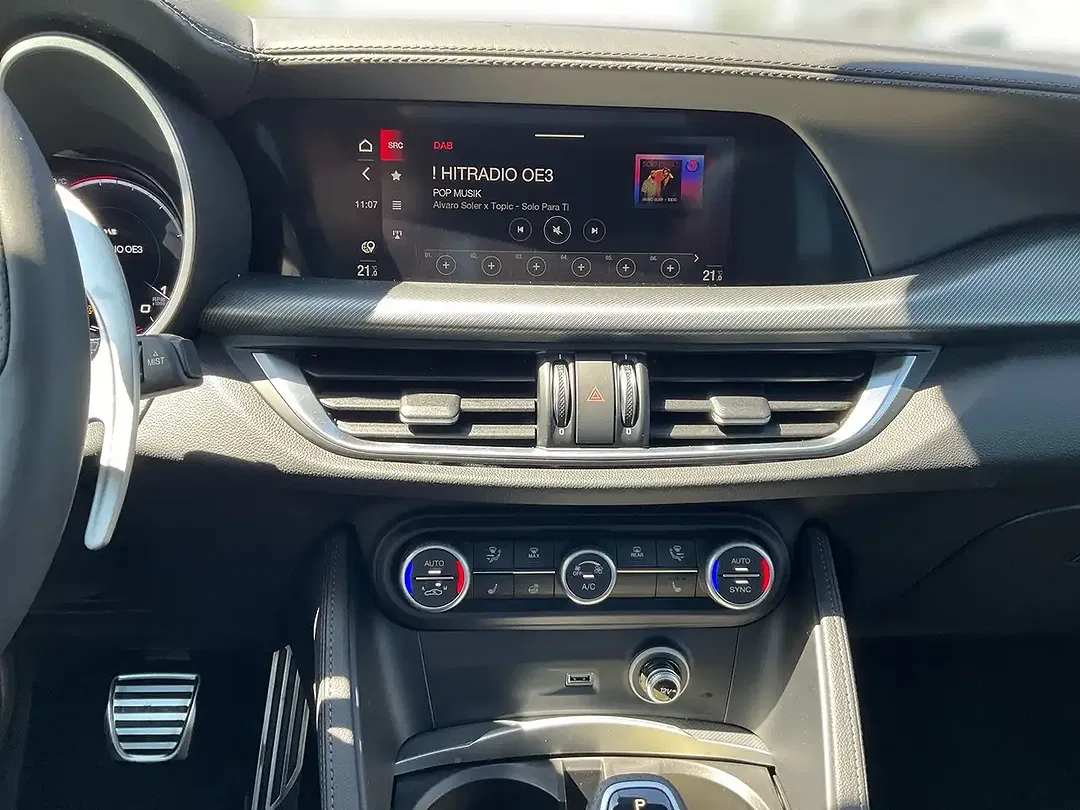 Alfa Romeo Stelvio 2.0 16V Turbo AUT Q4 Veloce - Thumbnail 6