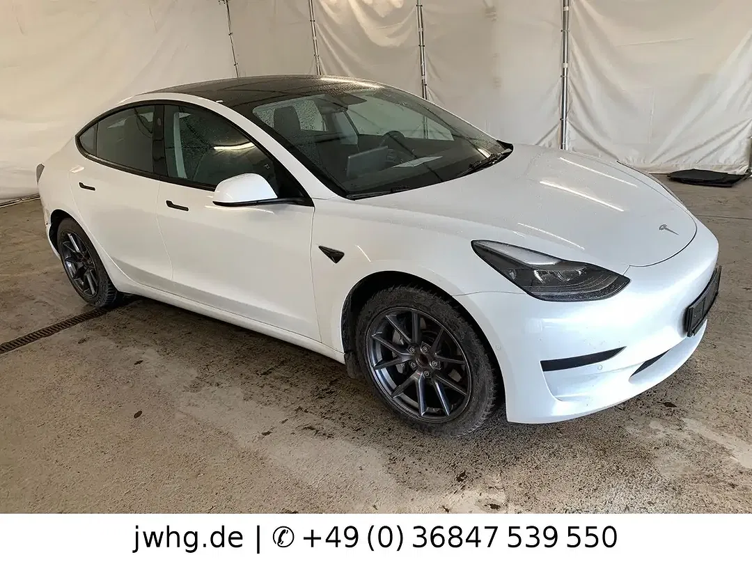 Tesla Model 3 Standard Range Plus - foto 2