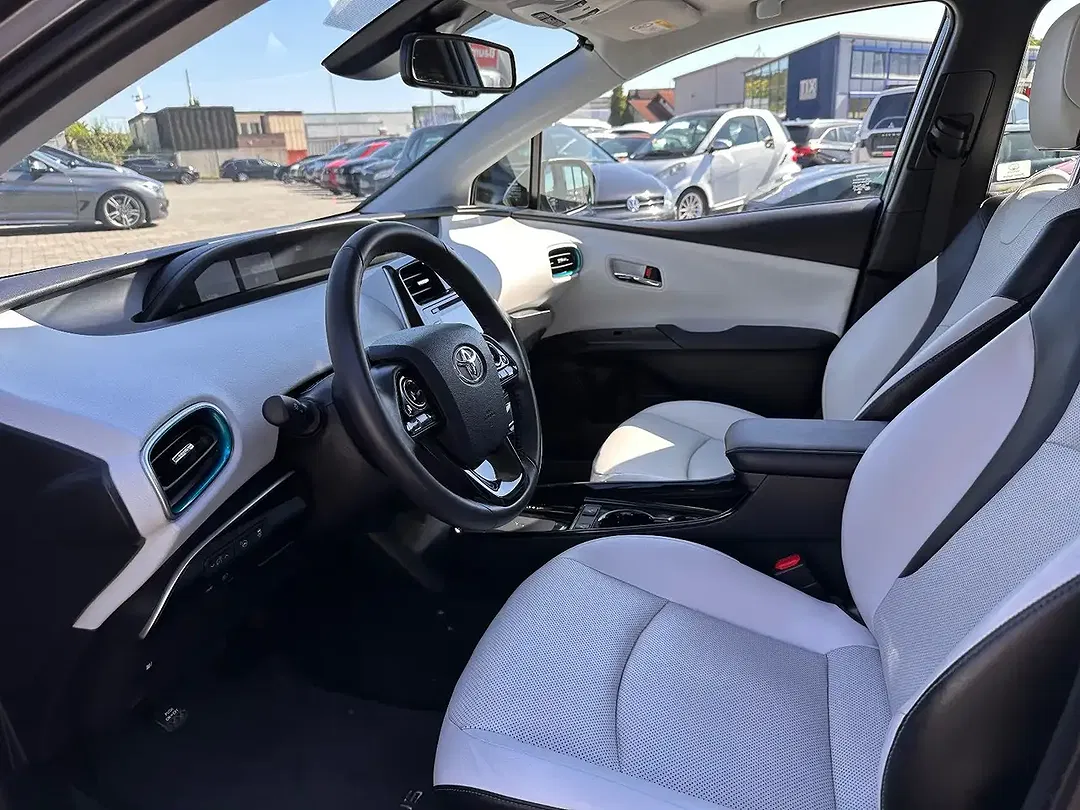 Toyota Prius Executive - Thumbnail 10