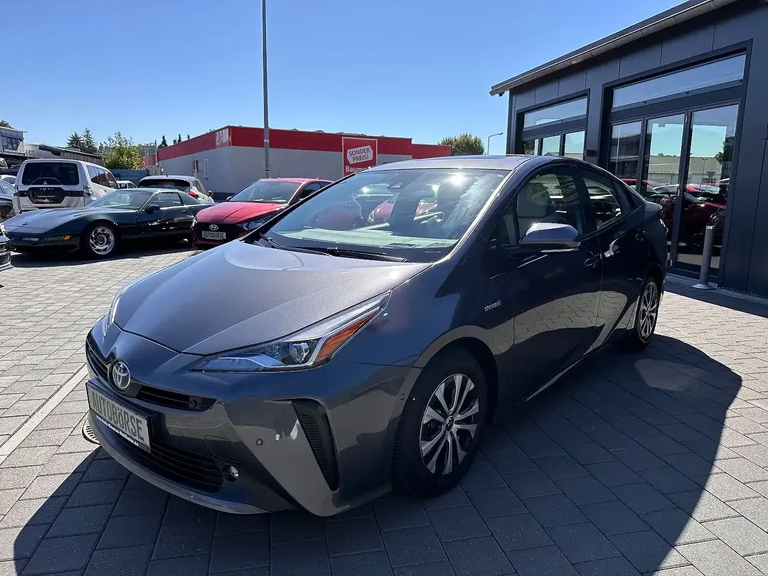 Toyota Prius Executive - Thumbnail 3