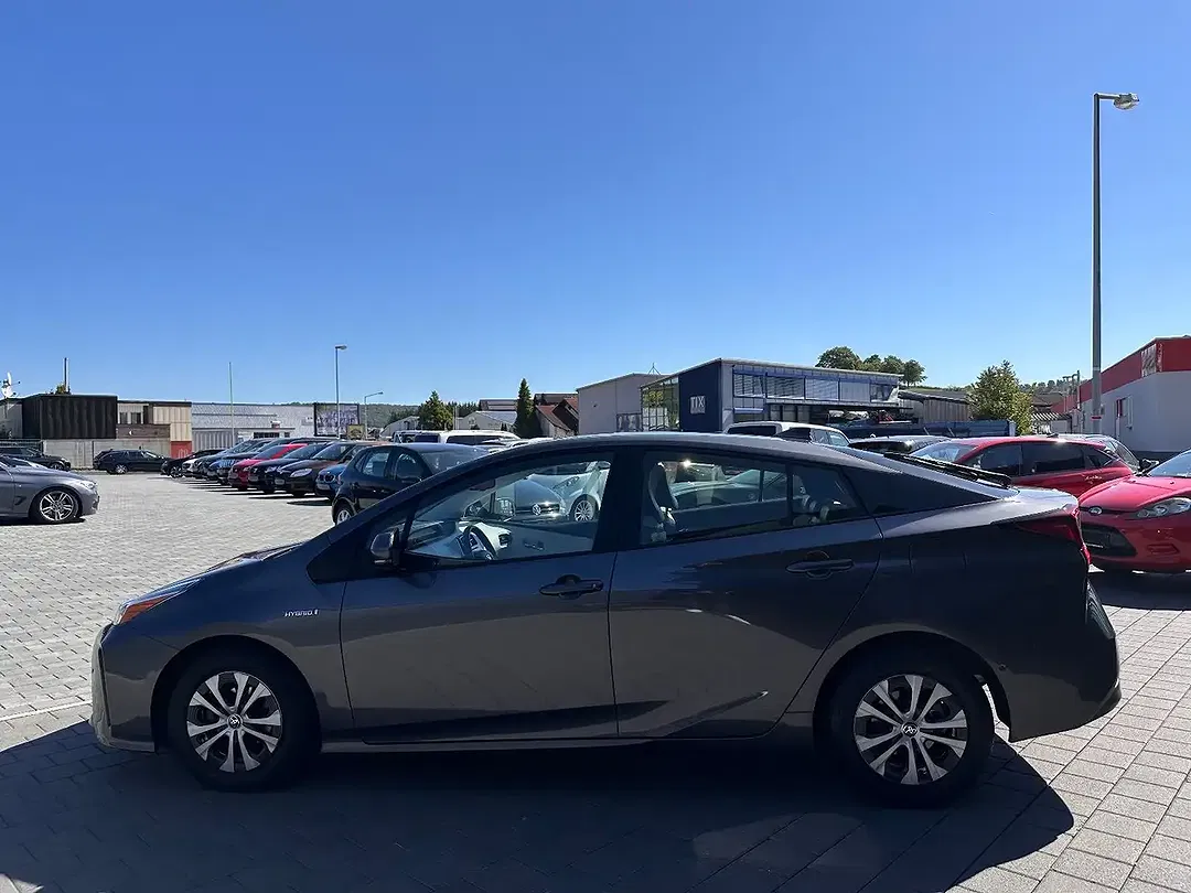 Toyota Prius Executive - Thumbnail 4