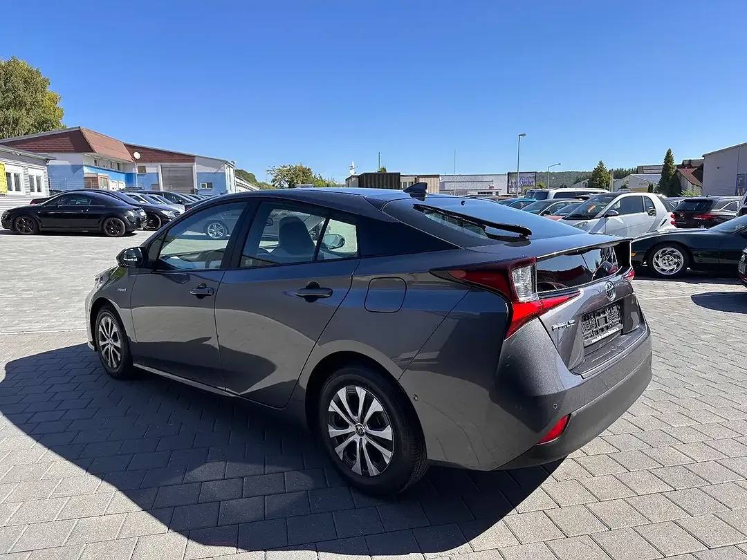 Toyota Prius Executive - Thumbnail 5