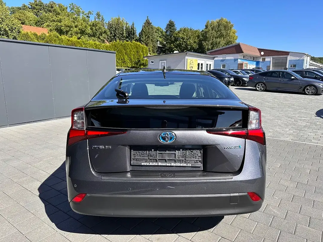 Toyota Prius Executive - Thumbnail 6