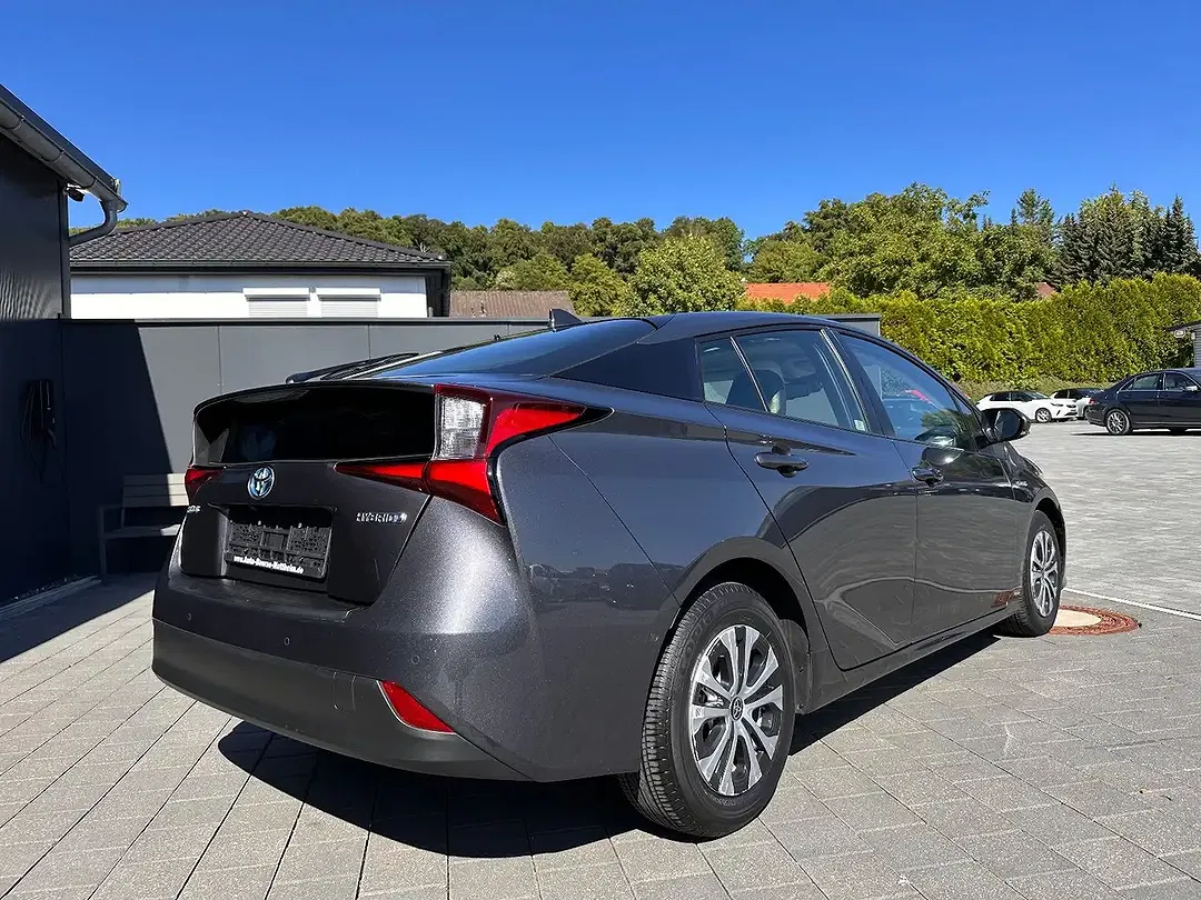 Toyota Prius Executive - Thumbnail 7