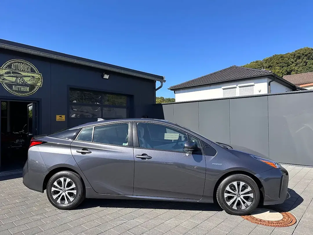 Toyota Prius Executive - Thumbnail 8