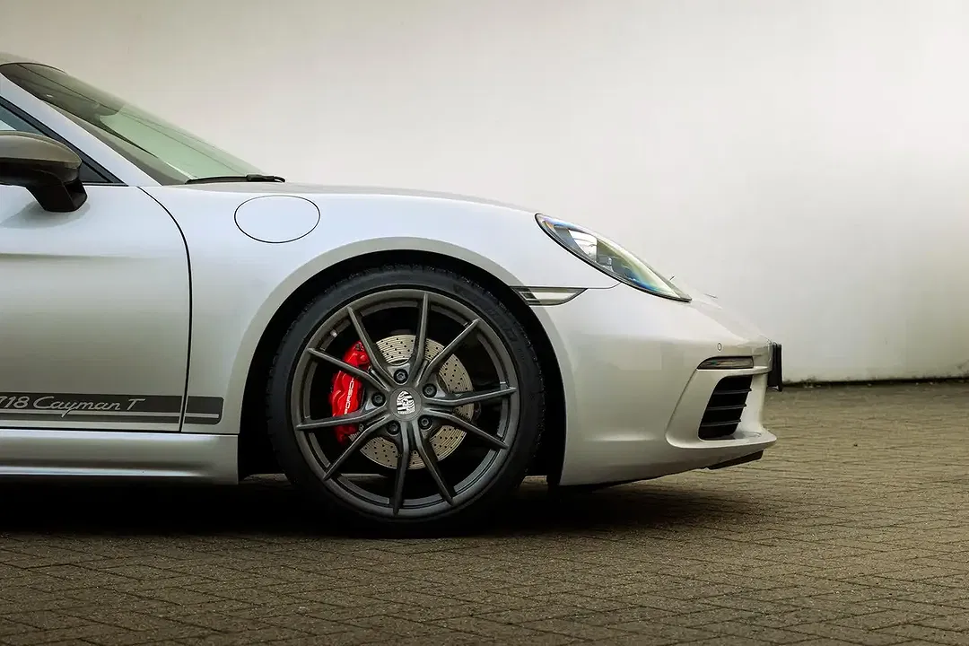 Porsche Cayman - Thumbnail 10