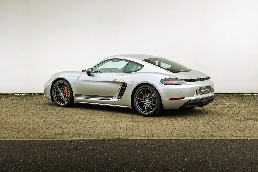 Porsche Cayman - Thumbnail 3