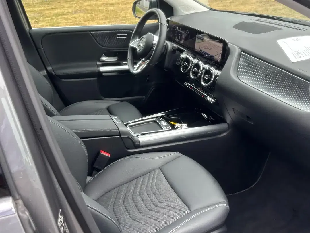 Mercedes-Benz B 200 - Thumbnail 13