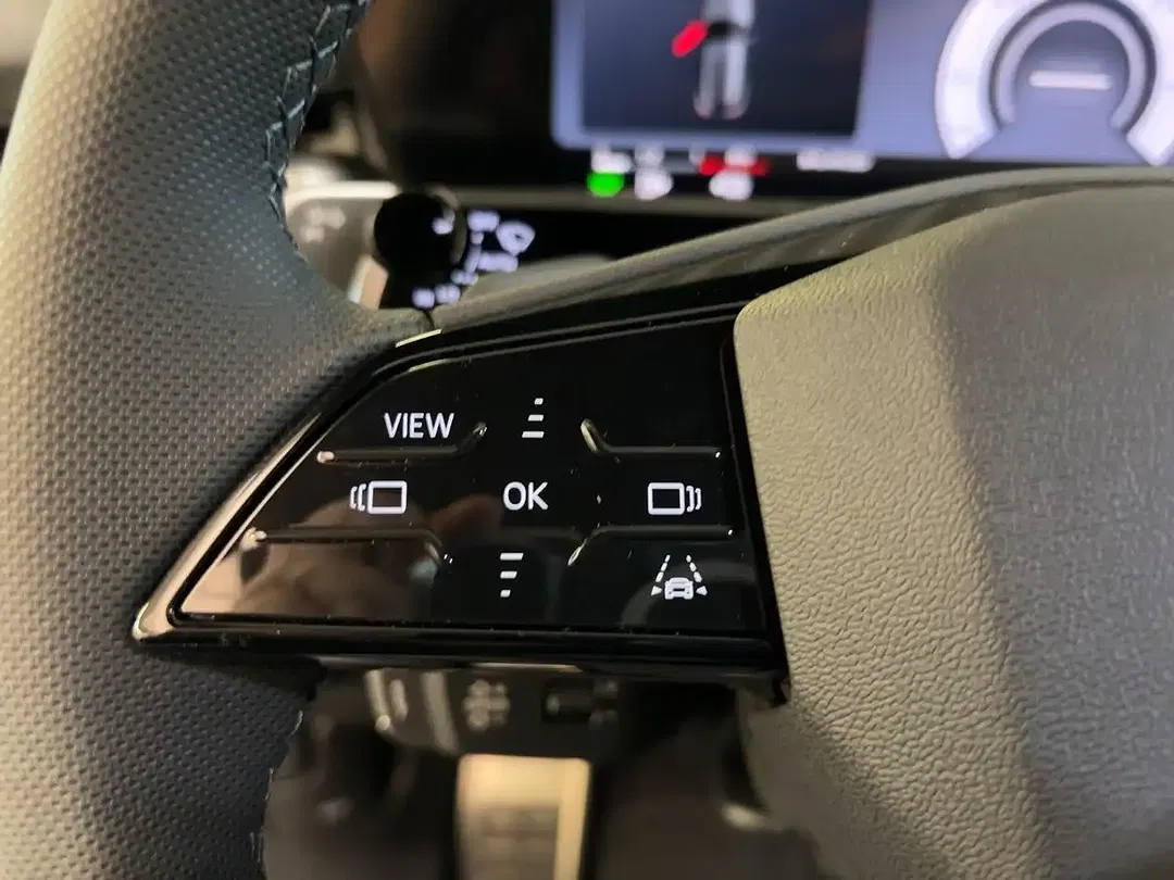 Audi Q3 - Thumbnail 12