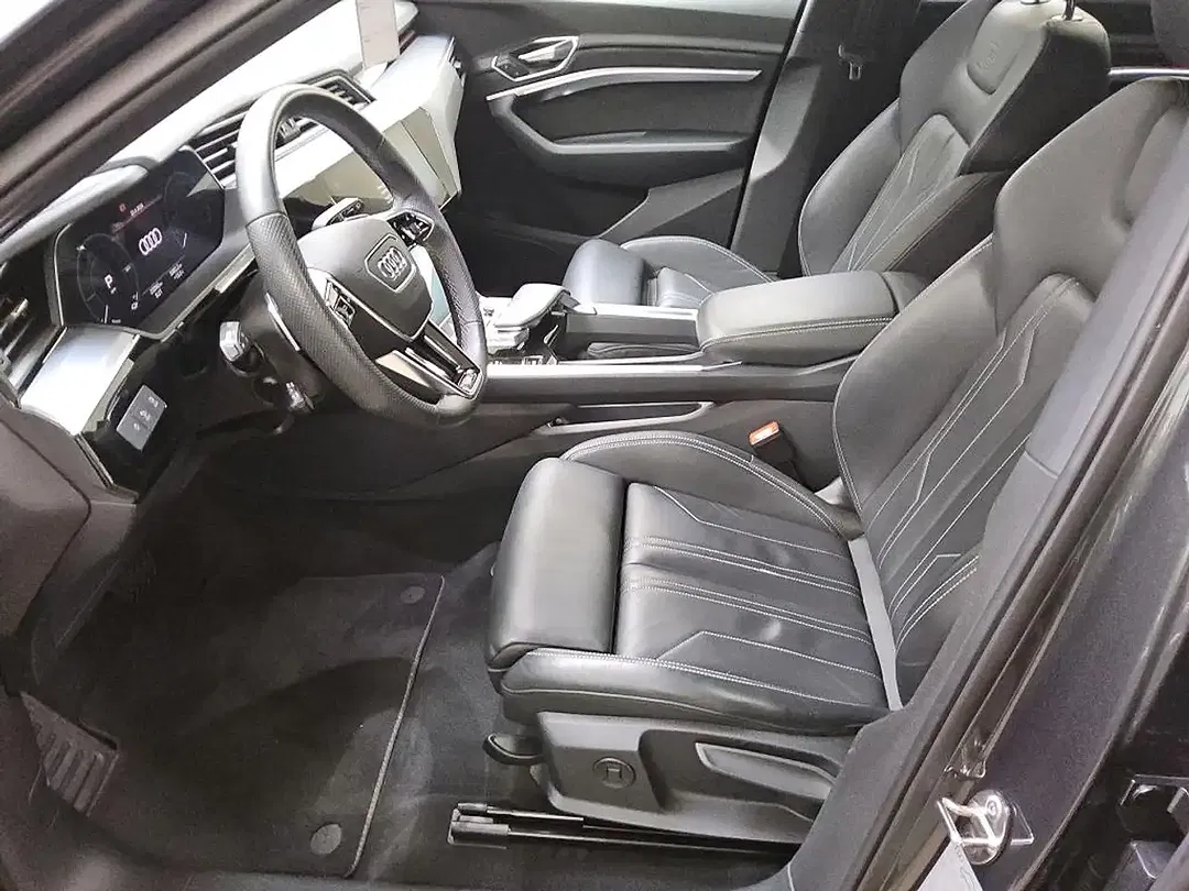 Audi e-tron 55 quattro S line - Thumbnail 9