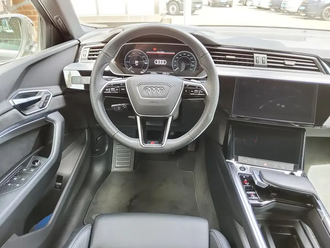 Audi e-tron 55 quattro S line - Thumbnail 7