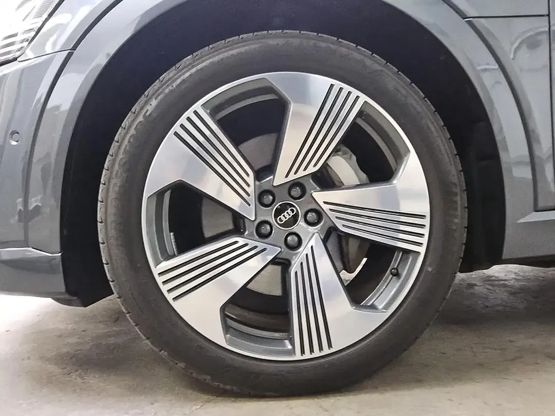 Audi e-tron 55 quattro S line - Thumbnail 8