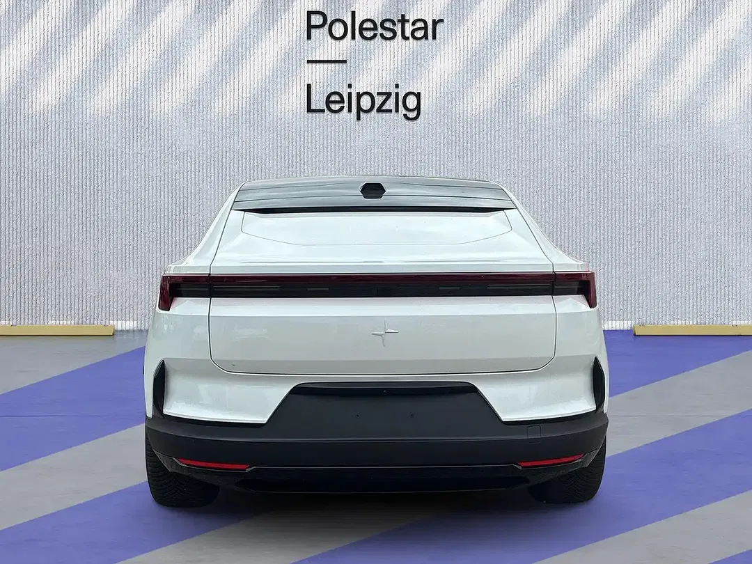 Polestar 4 Long Range - Thumbnail 4