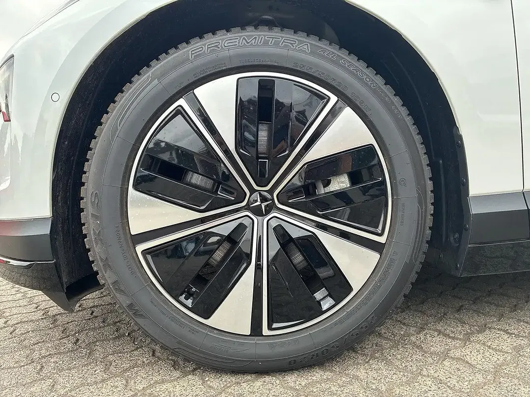 Polestar 4 Long Range - Thumbnail 9