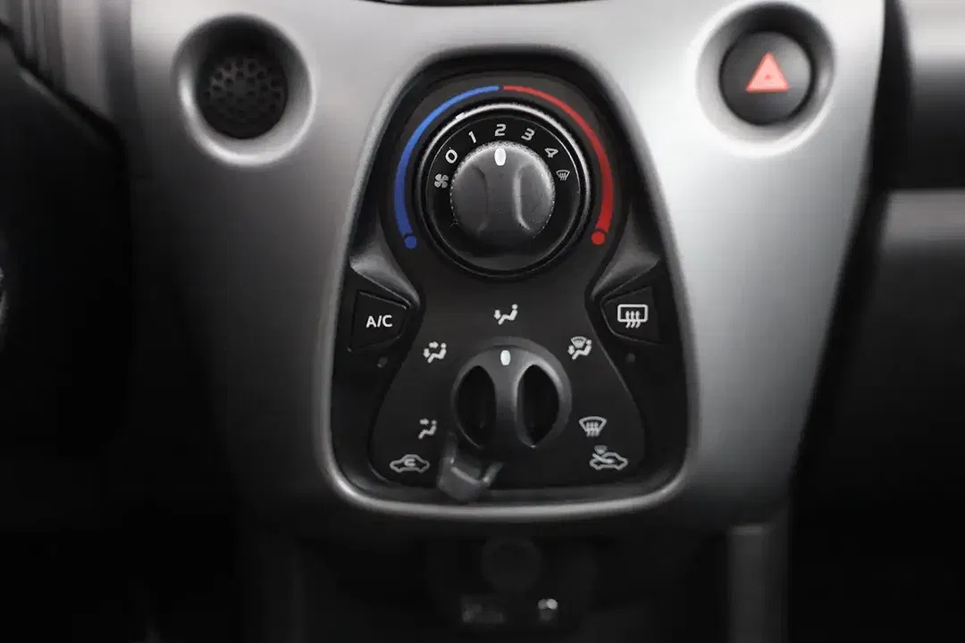 Toyota Aygo - Thumbnail 12