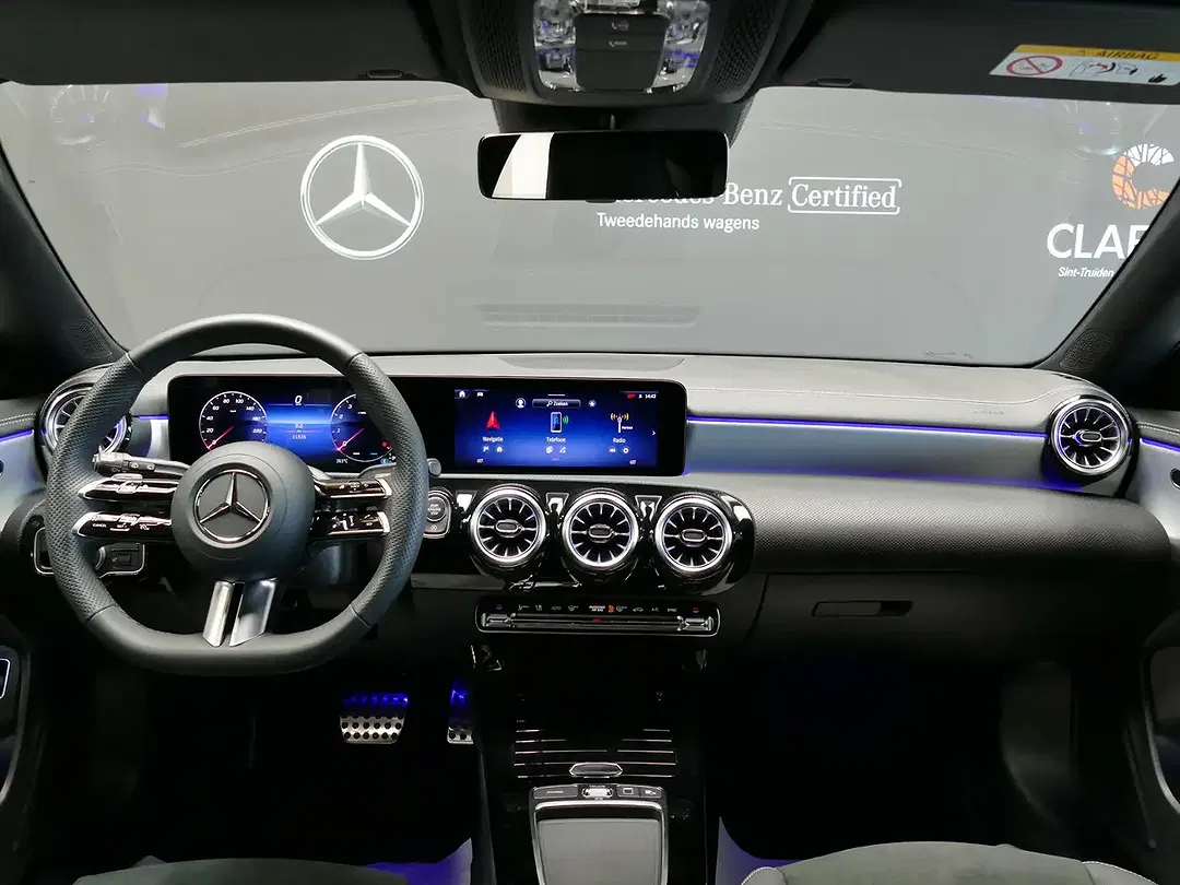 Mercedes-Benz CLA 200 AMG Line - Thumbnail 11