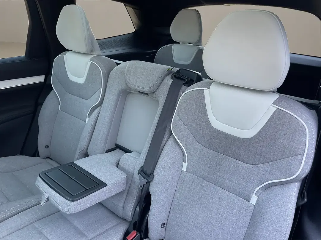 Volvo EX90 AWD Performance Ultra - Thumbnail 12