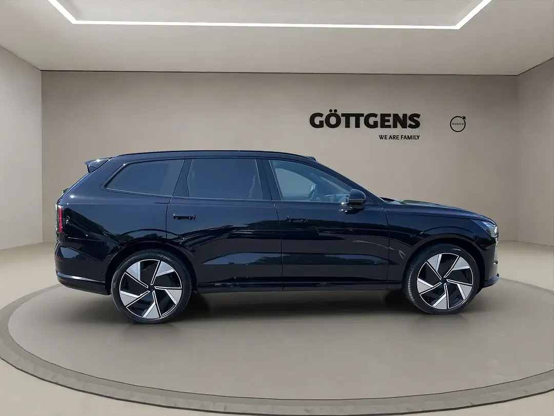 Volvo EX90 AWD Performance Ultra - Thumbnail 5
