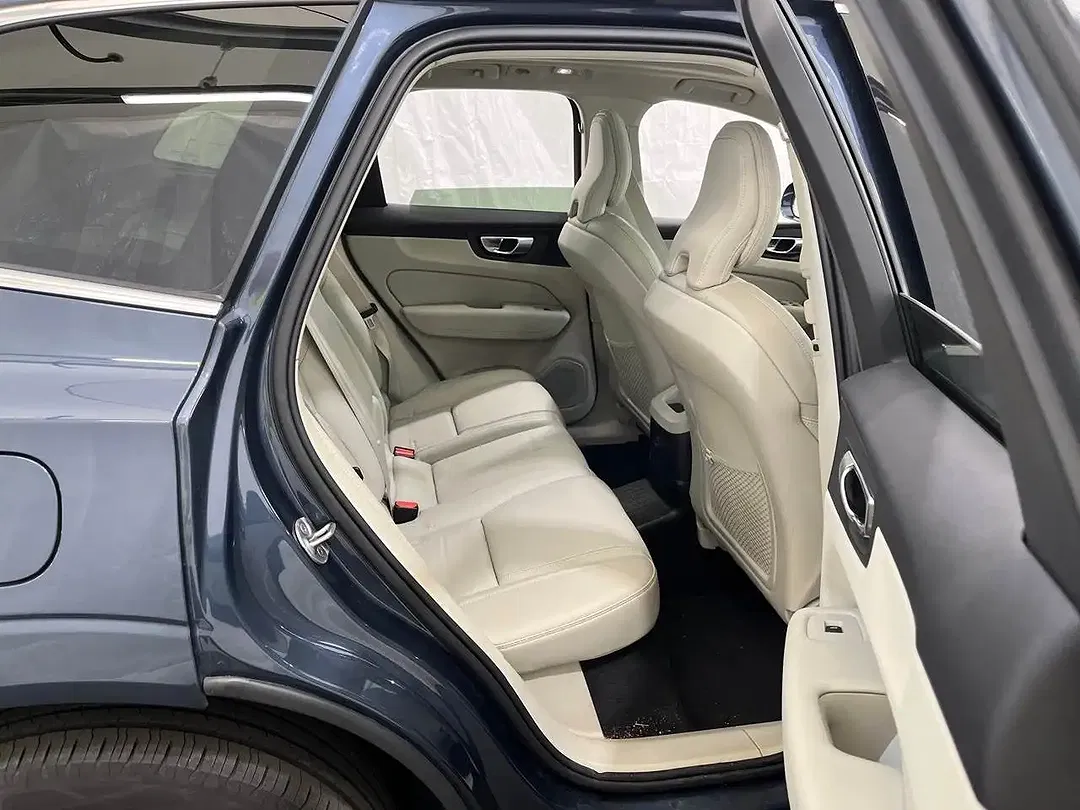 Volvo XC60 T6 PHEV AWD Inscription - Thumbnail 11