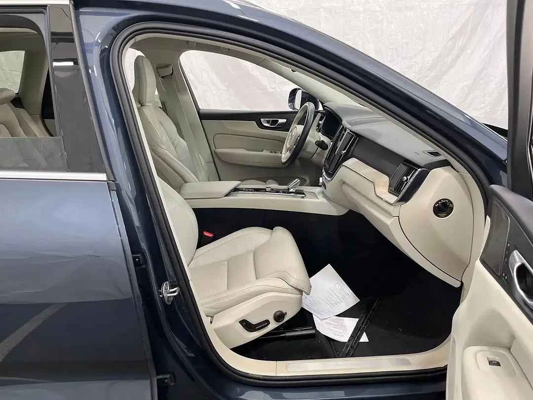 Volvo XC60 T6 PHEV AWD Inscription - Thumbnail 9