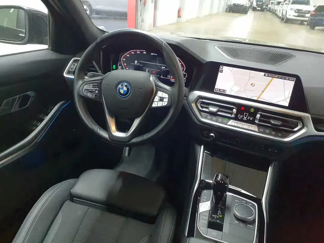 BMW 320 AUT Touring Advantage - Thumbnail 3