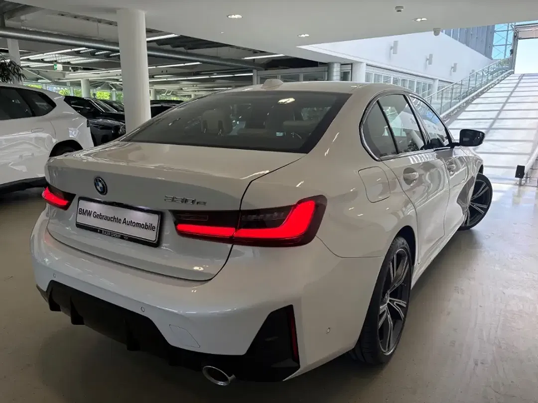 BMW 330 M Sport - Thumbnail 4