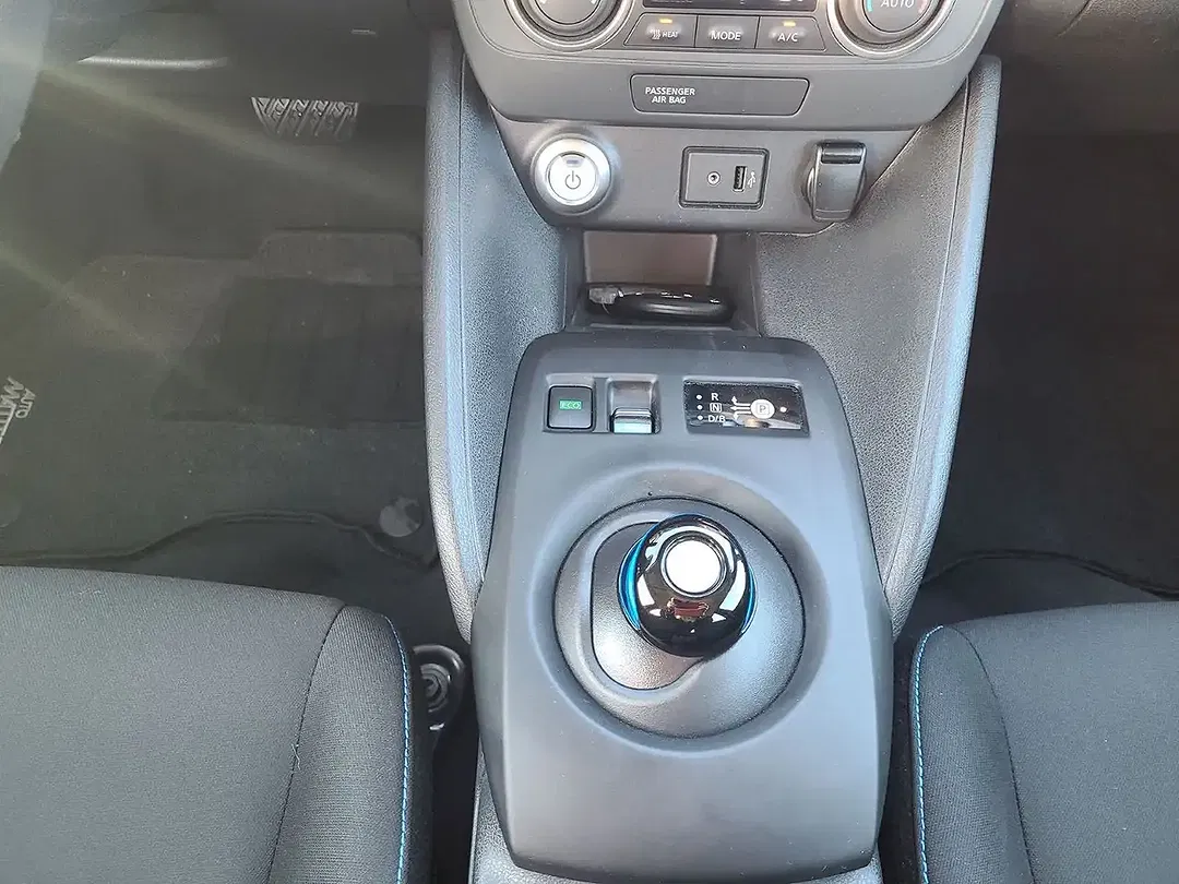 Nissan Leaf - Thumbnail 14