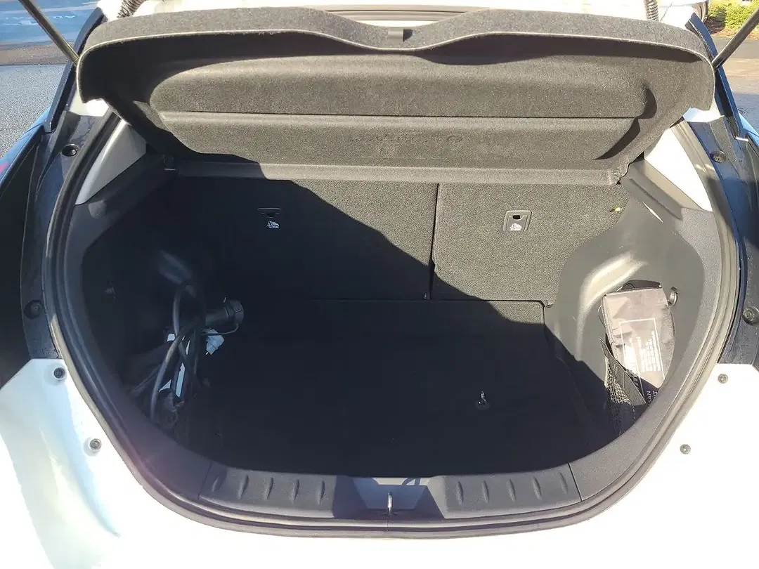 Nissan Leaf - Thumbnail 6