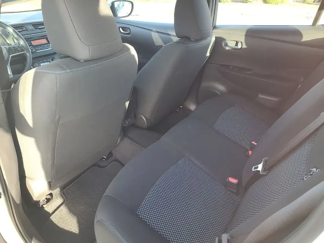 Nissan Leaf - Thumbnail 9