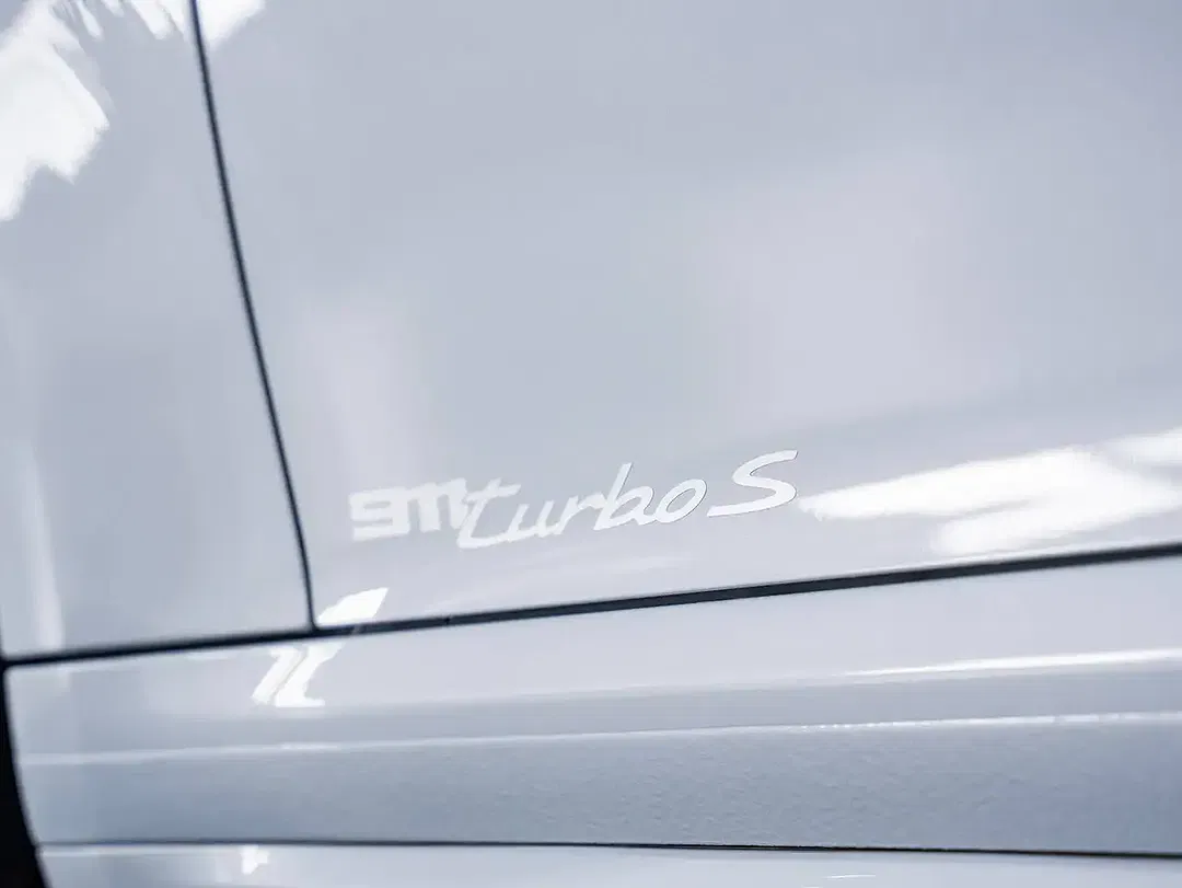 Porsche 911 3.8 Bi-Turbo PDK PCCB Turbo S - Thumbnail 9