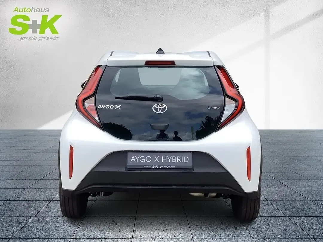 Toyota Aygo X Hybrid Active - Thumbnail 3